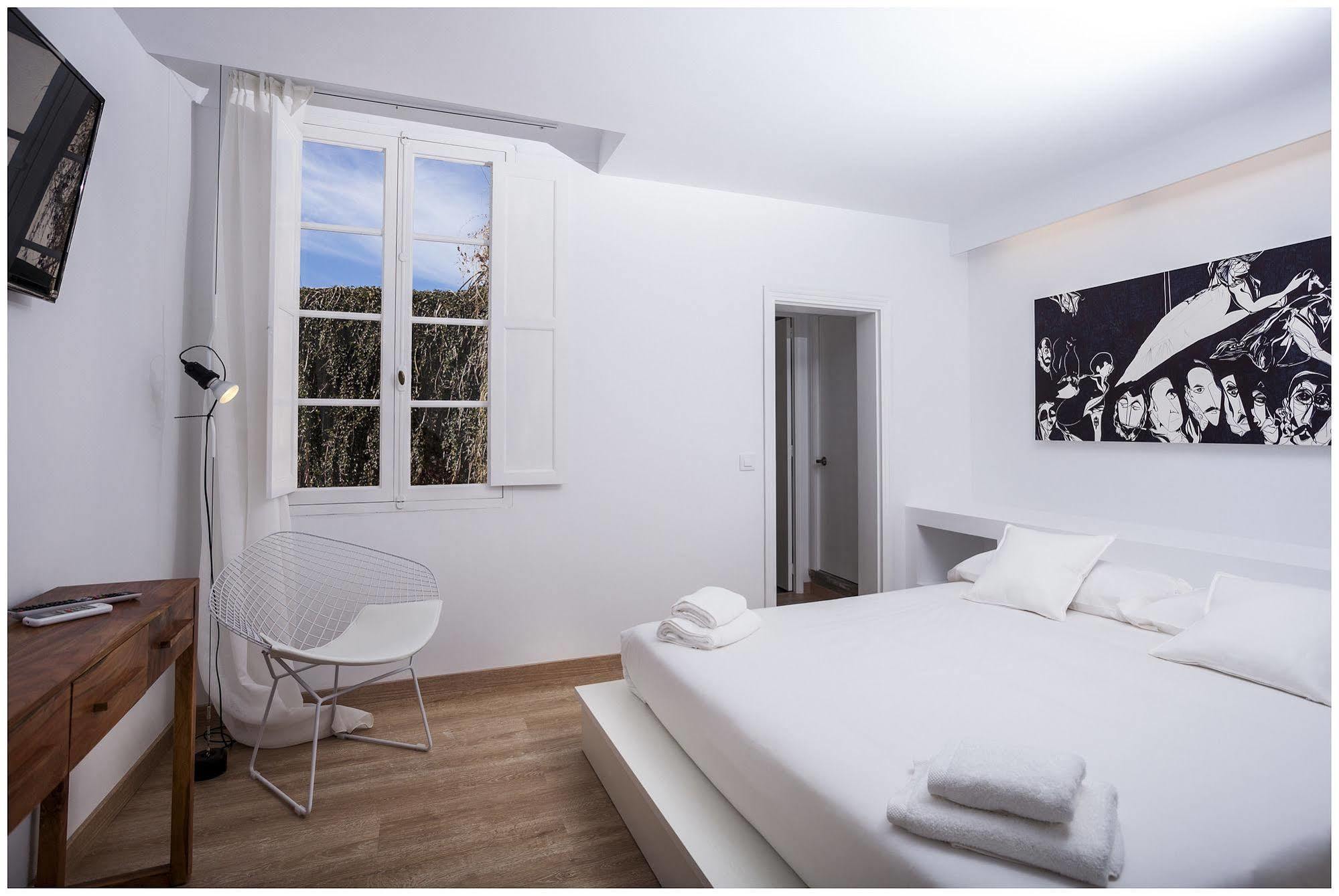 Cheap & Chic Hotel Ciutadella  Kültér fotó