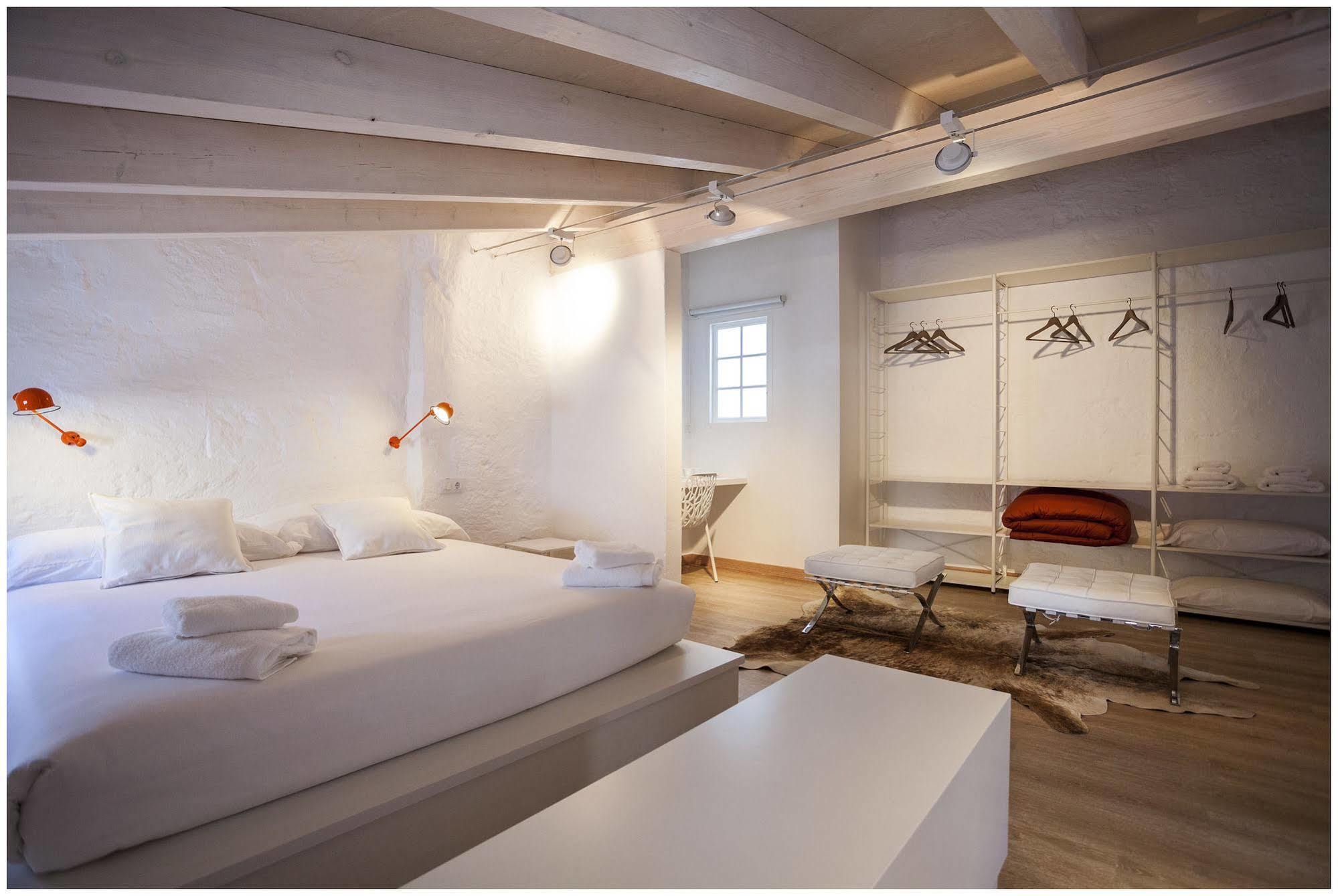 Cheap & Chic Hotel Ciutadella  Kültér fotó